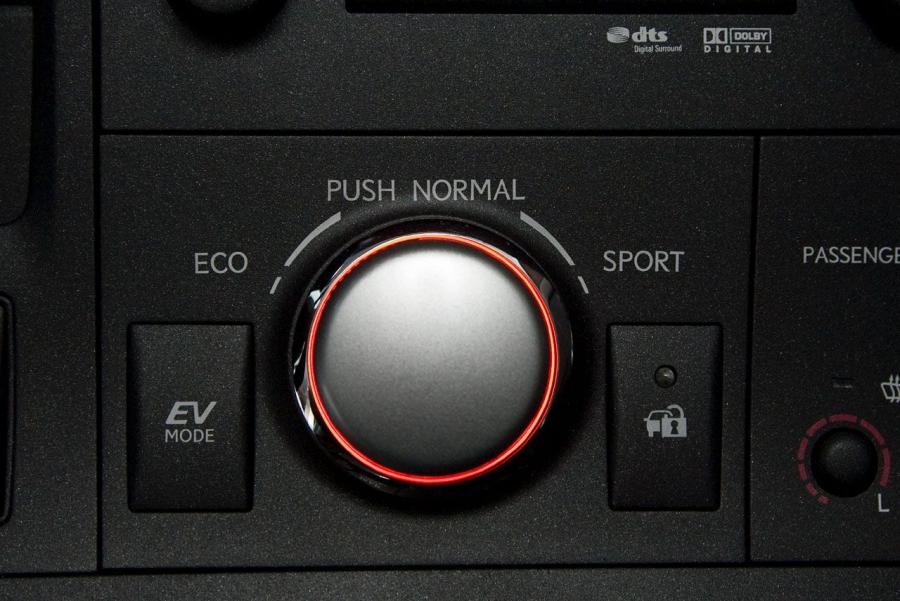  Lexus CT200h 2010 года  (фото 190 из 266)
